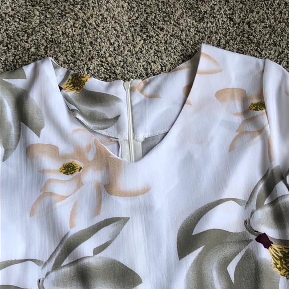 White floral ruffle dress Shein size small - Picture 2 of 5